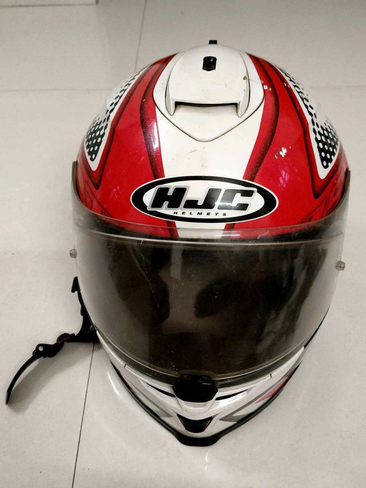 HJC Helmet is17 (MRP 35000)