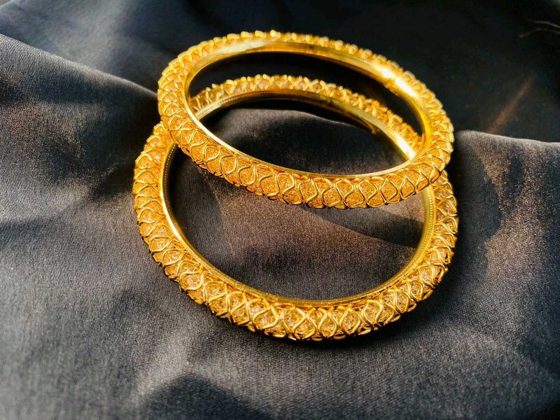 Gold Polish 1 Gr Bangles