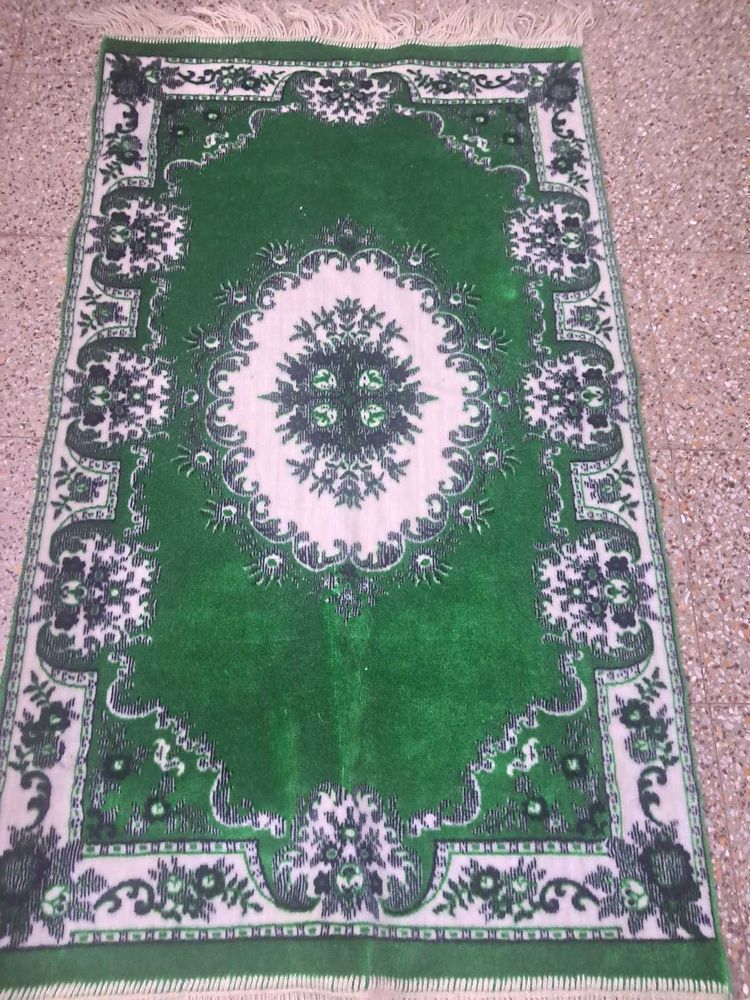 Green Decorative Prayer Rug
