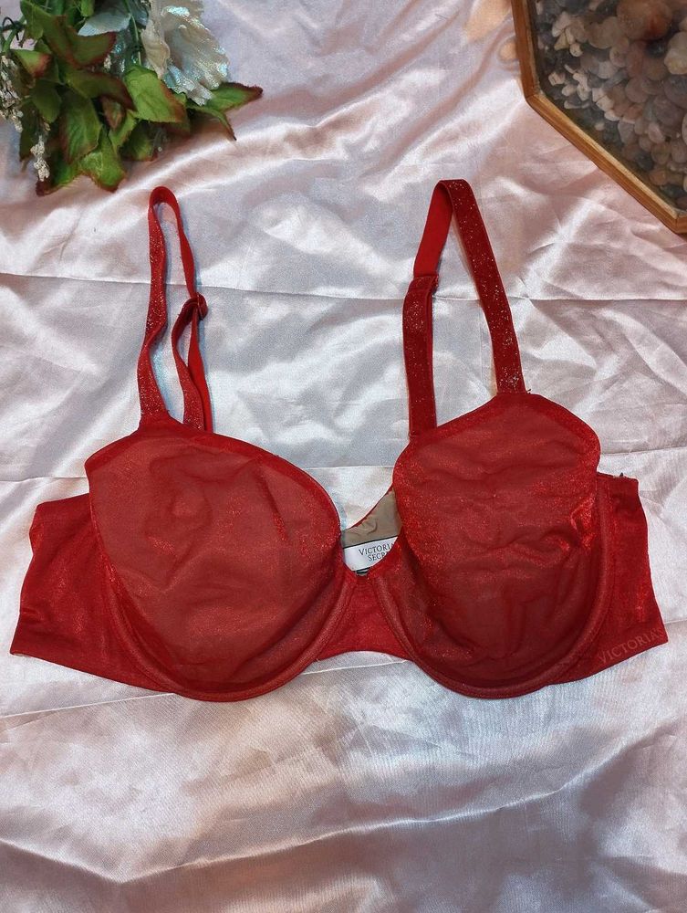 Red Victoria&#39;s Secret Bra