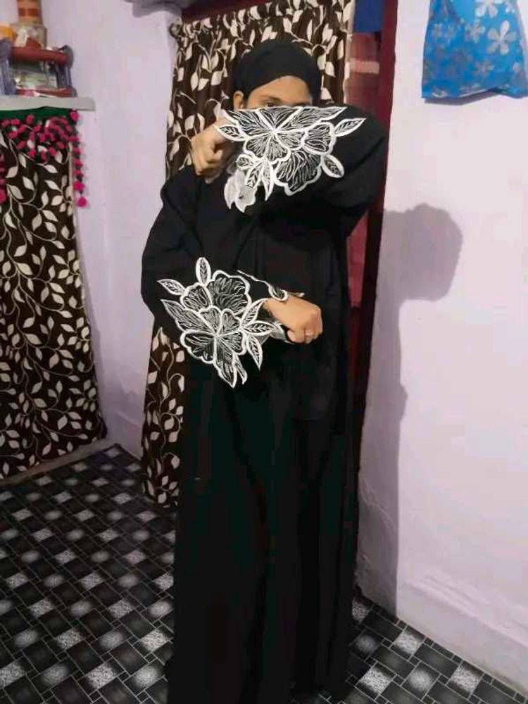 Cutwork Embroidery With Combination Colour Abaya