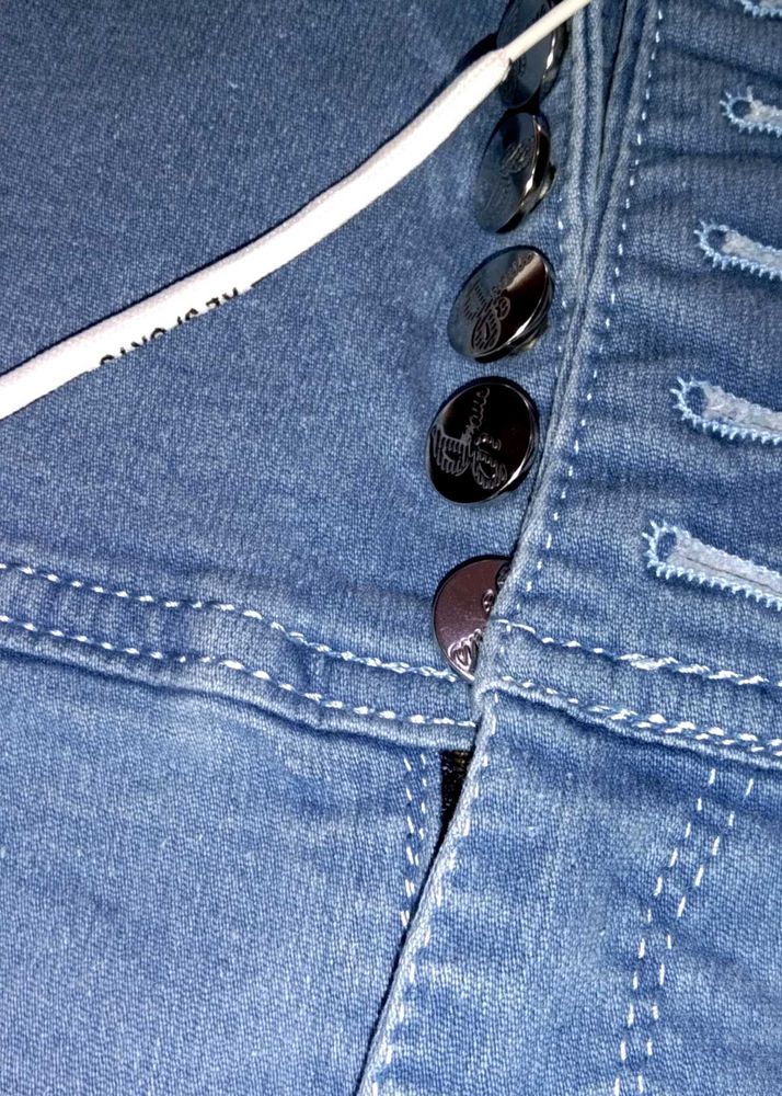 High Waisted Jeans