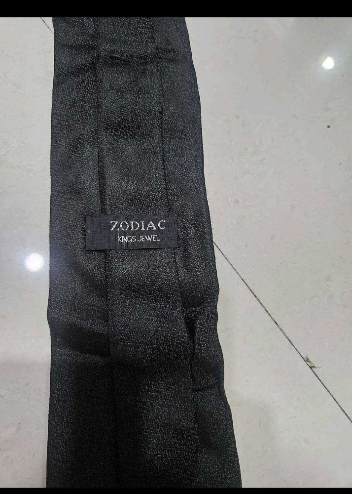 Zodiac King&#39;s Jewel Tie