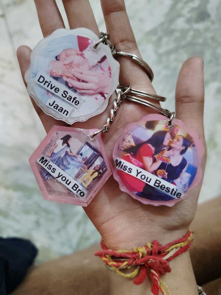 Photo Keychain (CUSTOMISABLE)