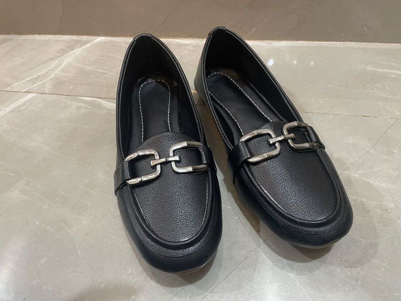New Loafer In Black Color