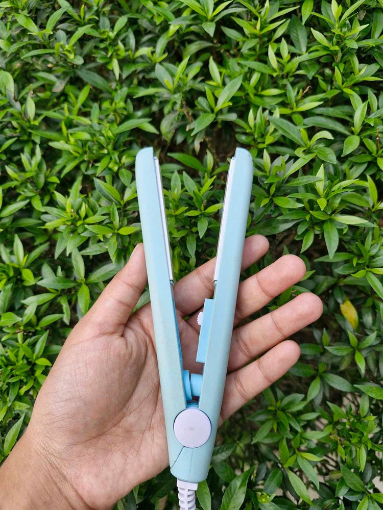 Mini Hair Straightener With Storage Box (Blue)