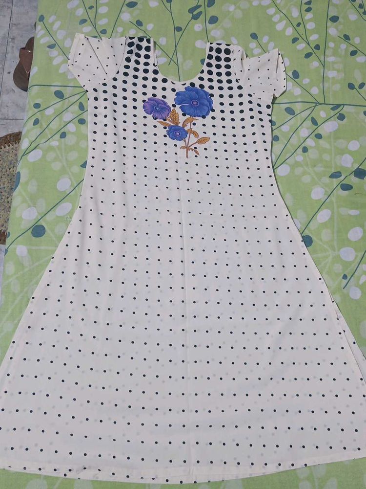 Off White Women Kurta Set