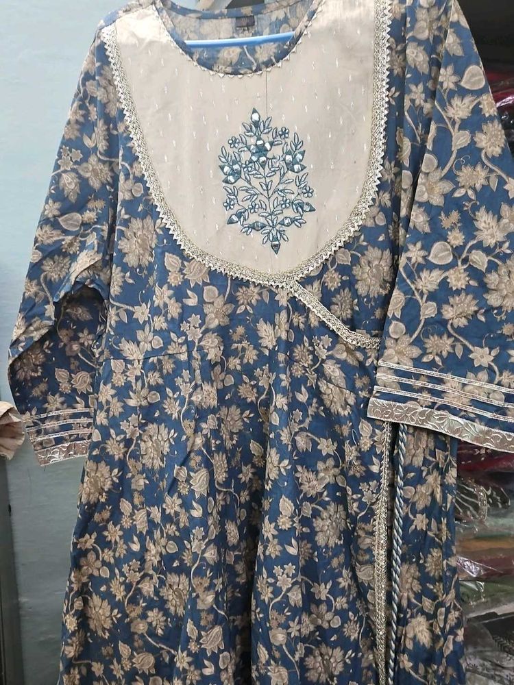 Floral Print Kurta Pillzo Set With Dupatta Size xl