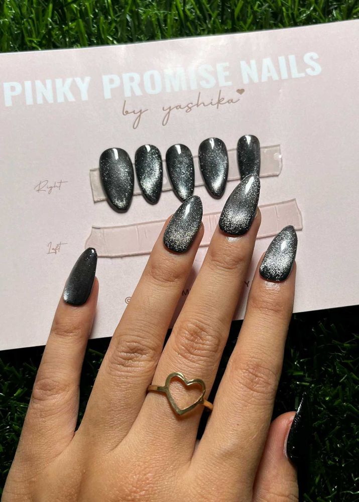 Pinky Promise Press-On Nails