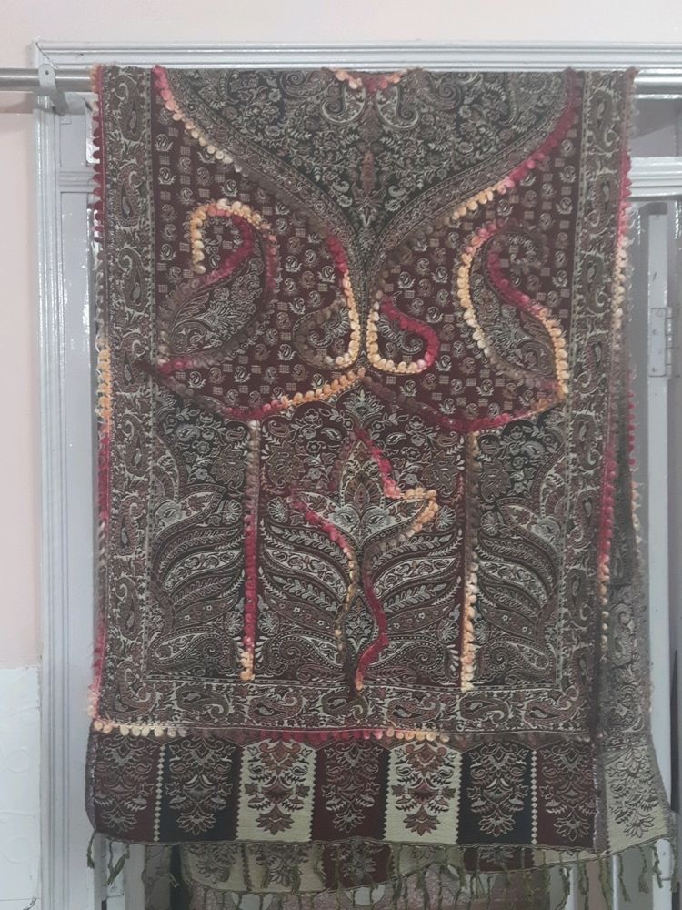 Warm And Elegnat Stole For Winters