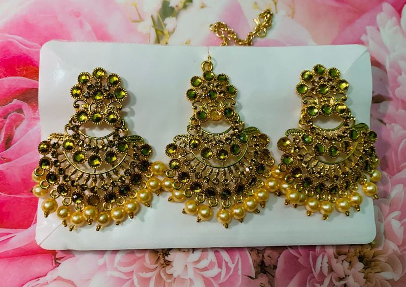 7 Set Gold-toned Earrings &amp; Maang Tikka