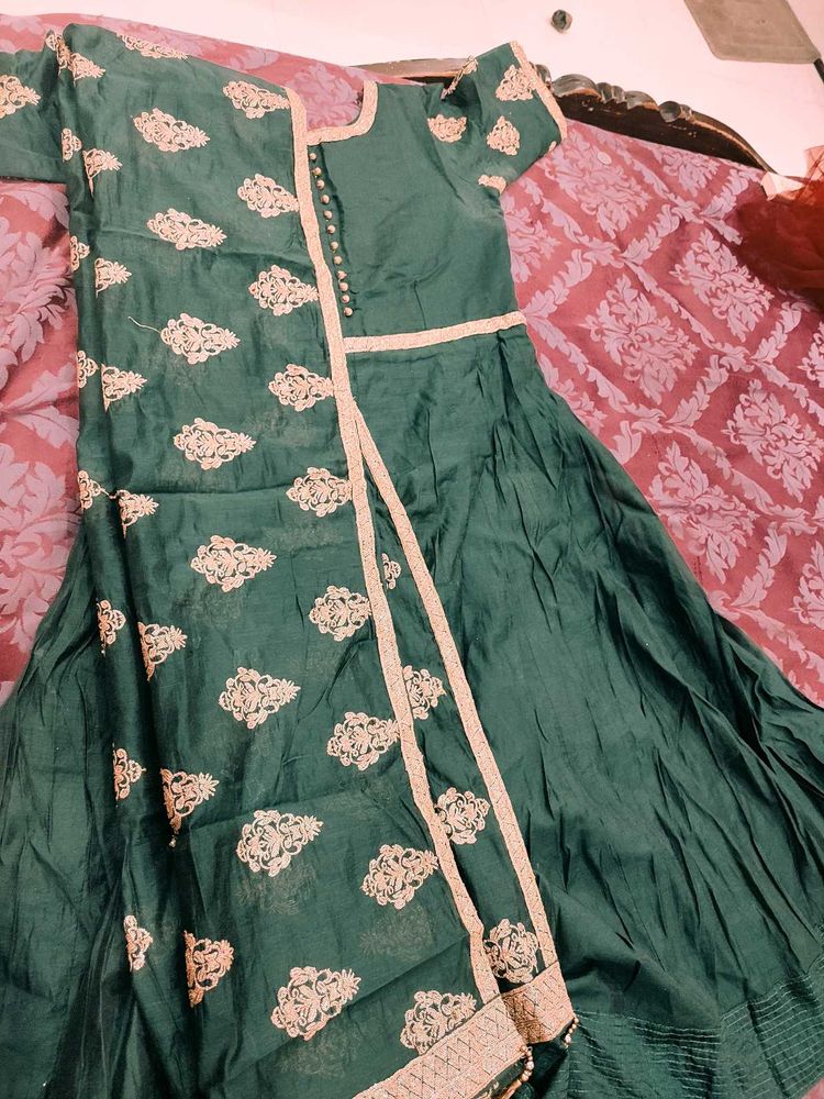 Green Ethnic Kurta With Dupatta