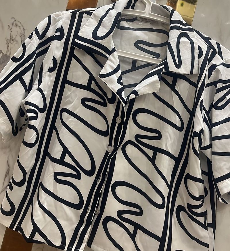 Patterned Short Sleeve Top