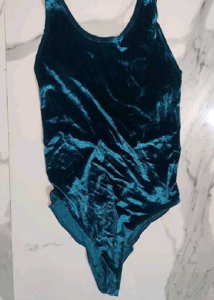 Beautiful Velvet Top💚