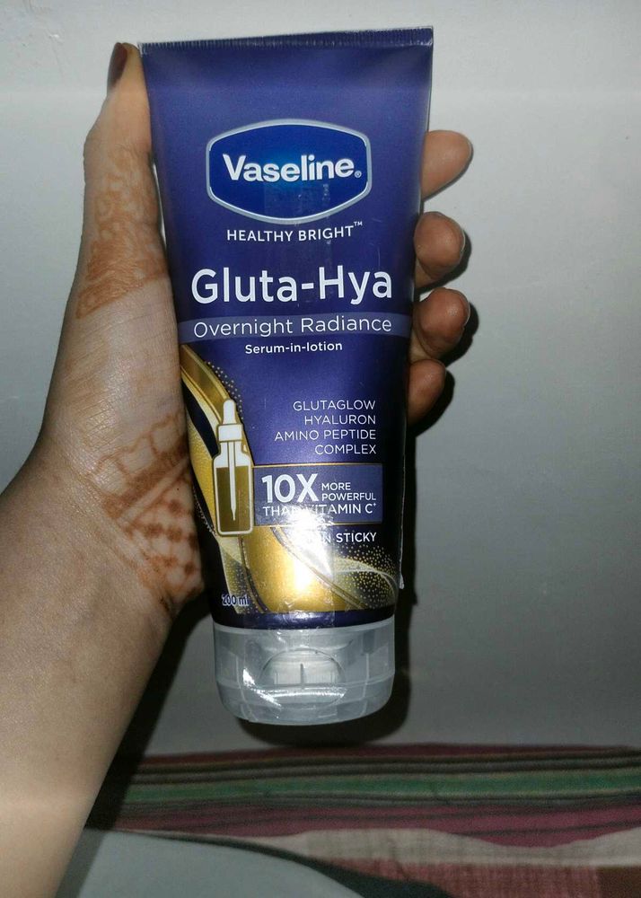 Vaseline Gluta-Hya Overnight Radiance