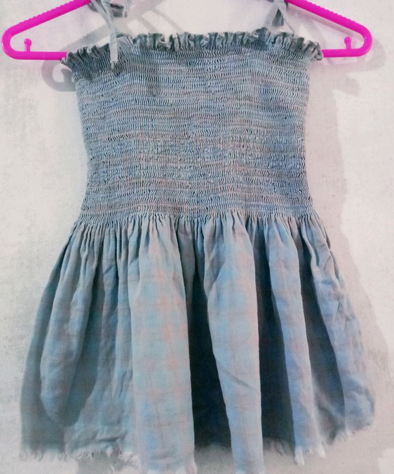 Sleevles Crop Top