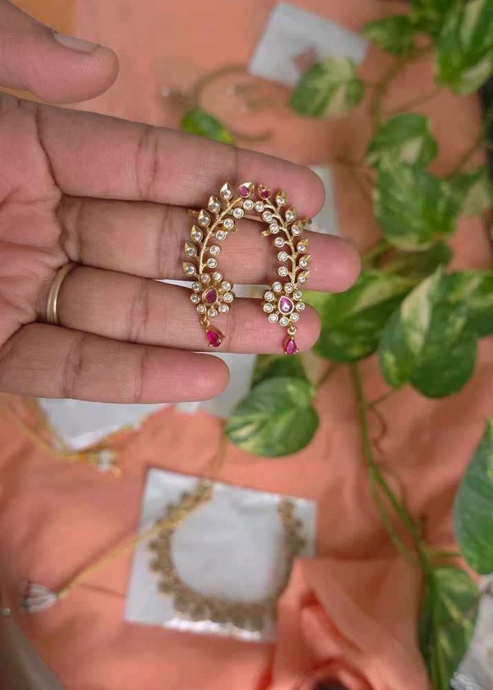 Elegant Floral Design Earrings(Ear cuff model)