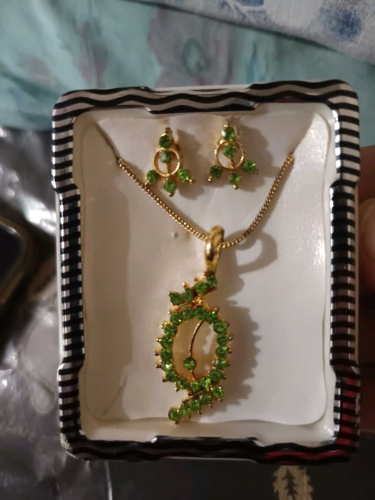 Green Jewelry Set
