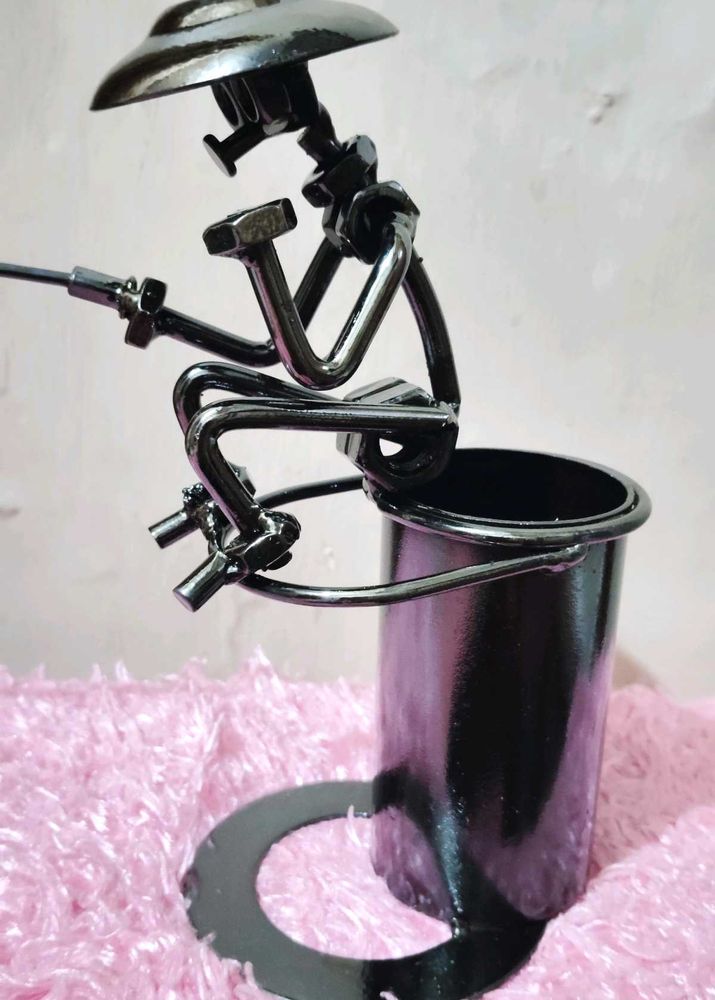 Brand New Metal Art Sculpture