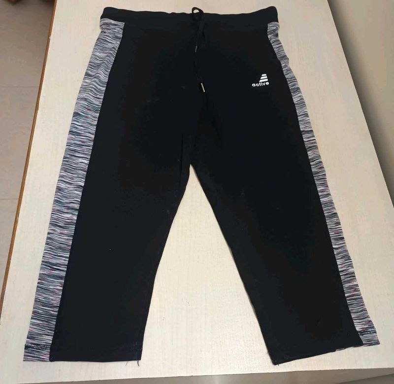 ACTIVE CAPRI PANTS