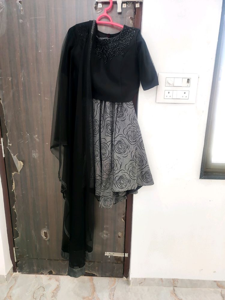 BLACK &amp; GREY SKIRT WITH CROP TOP