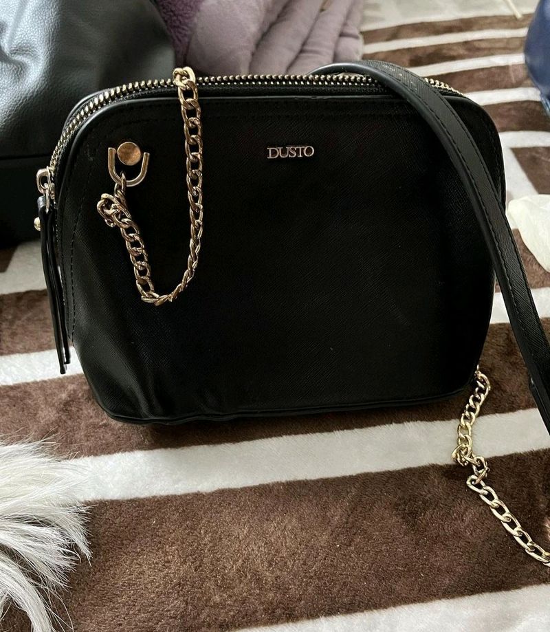 Dusto Sling Bag