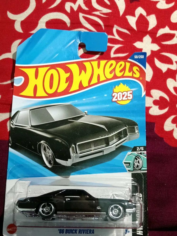 Hot Wheels &#39;66 Buick Riviera