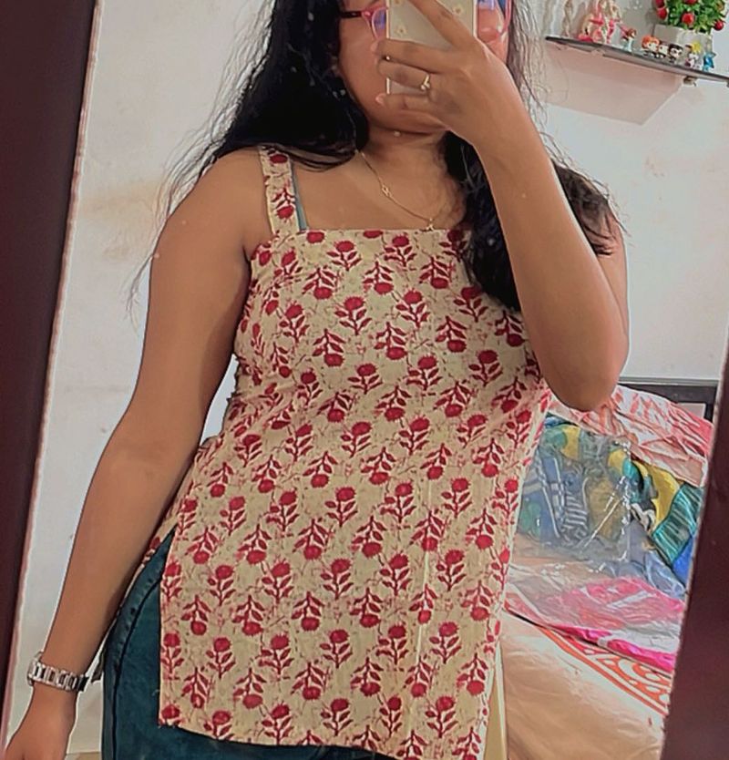Beautiful Women Strappy Kurti