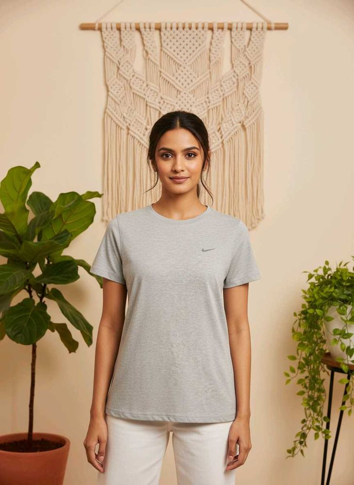 S/ M Nike Grey Everyday T-Shirt