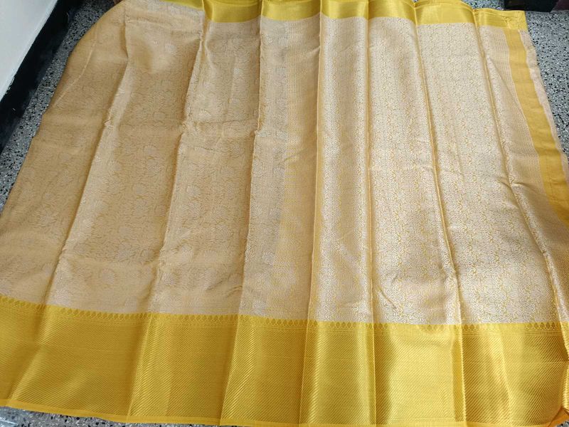 Elegant Cream &amp; Gold Saree