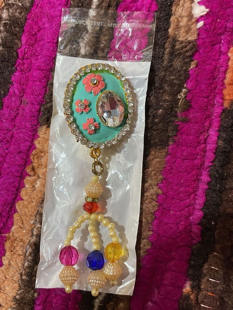 Decorative saree pin