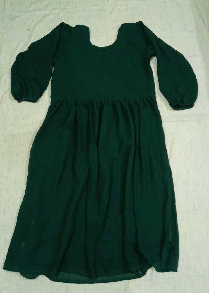 Elegant Green Naira-cut