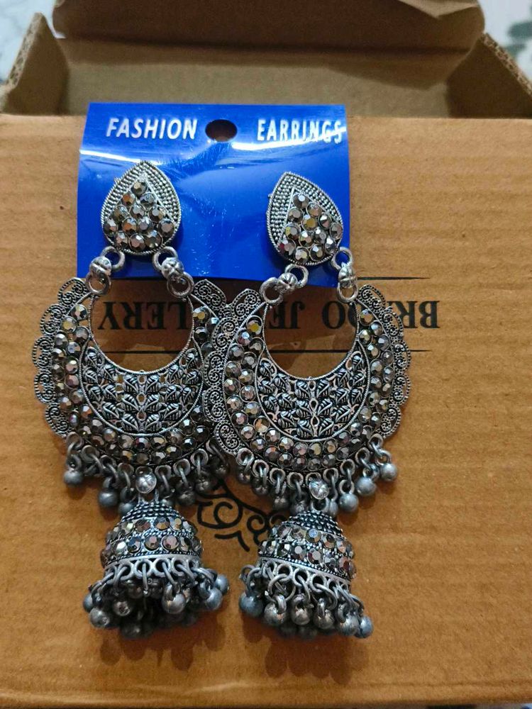 Fashionable Jhumka Earrings