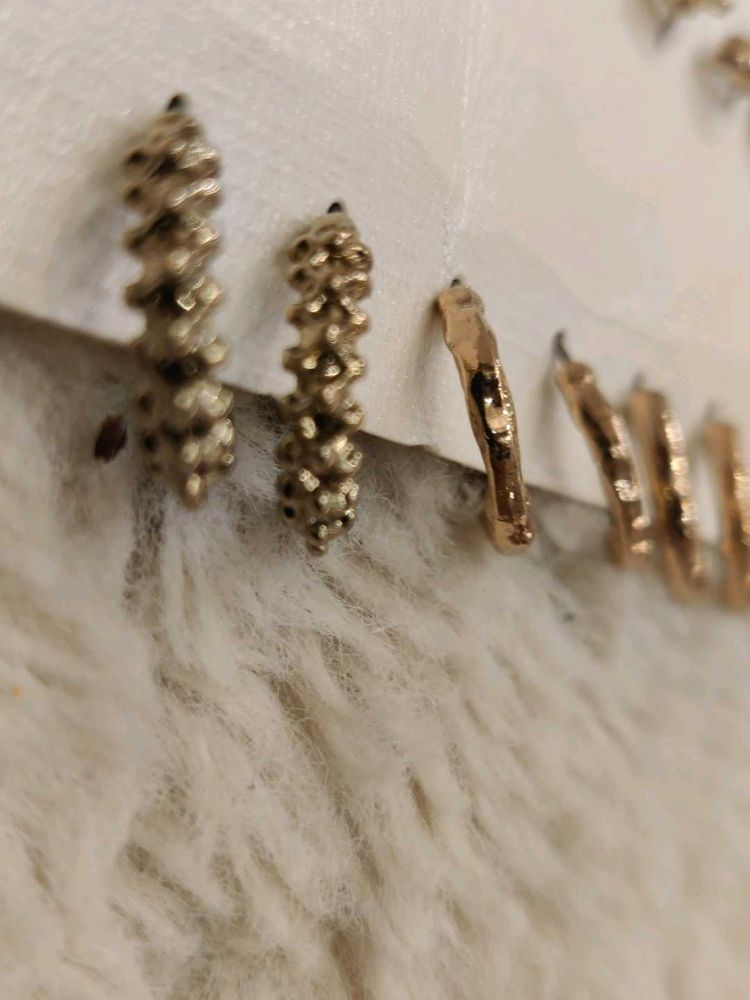 Gold Tone Earring Set