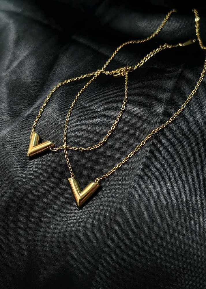 18k Gold Plated &#39;V&#39; Necklace &amp; Bracelet
