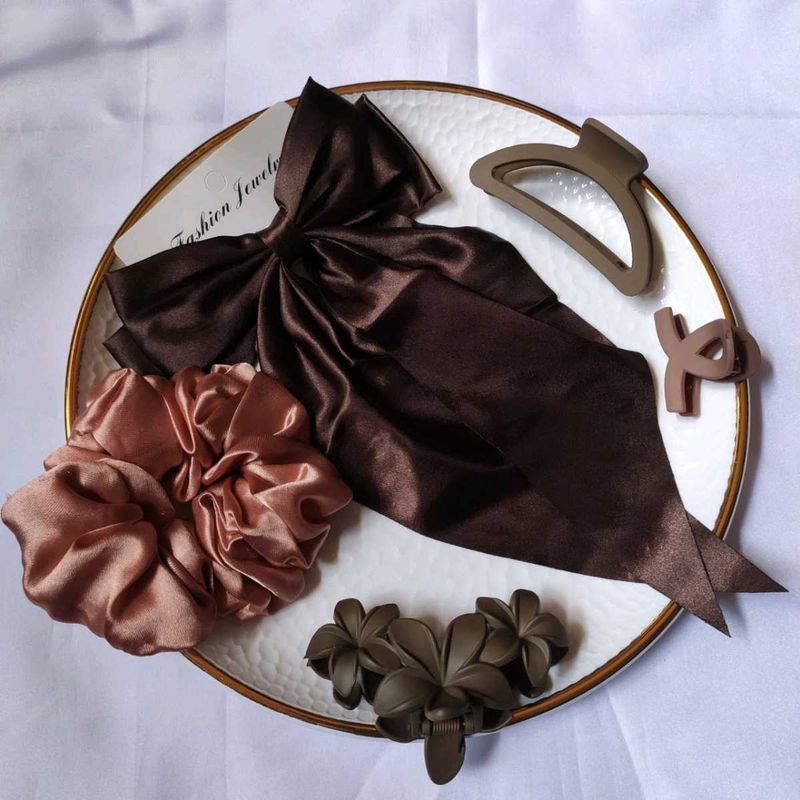 Brown Hair Accessory Hamper