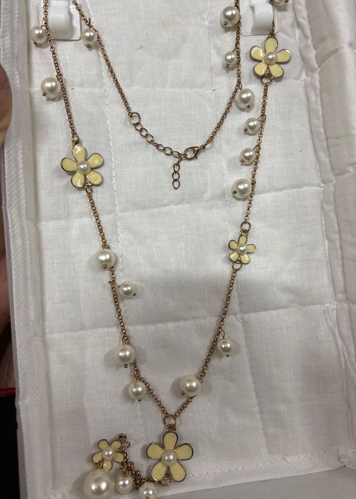 Elegant Pearl &amp; Daisy Flower Layered Necklace