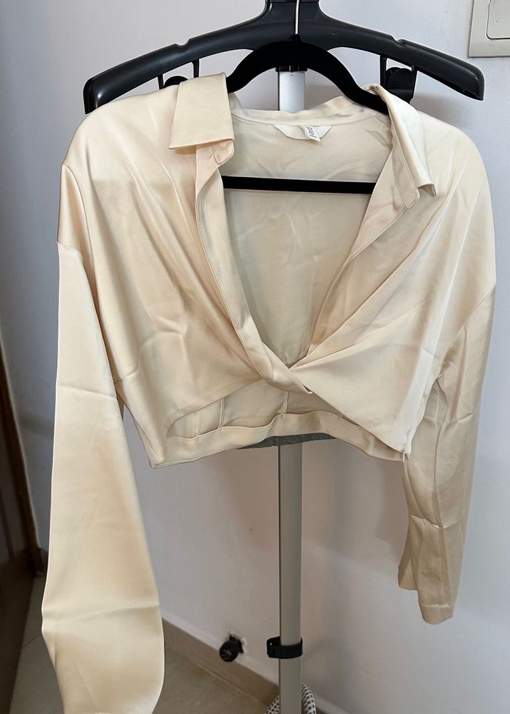 H&amp;M Beige Crop Top