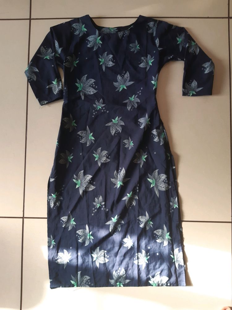 Navy Blue  Flower  Printed  Crepe Kurti