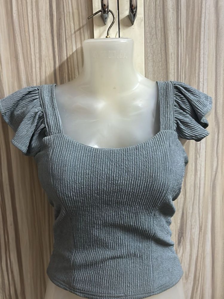 ruffle Sleeve crop Top