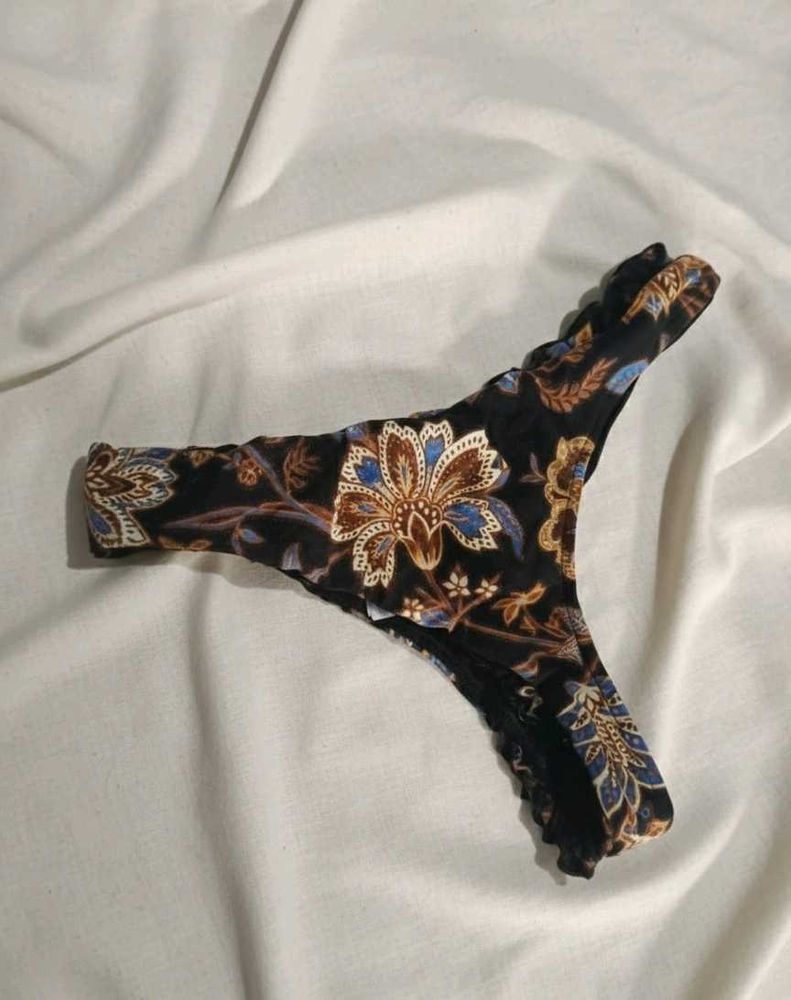 Sale🎉✨Floral Print Thong
