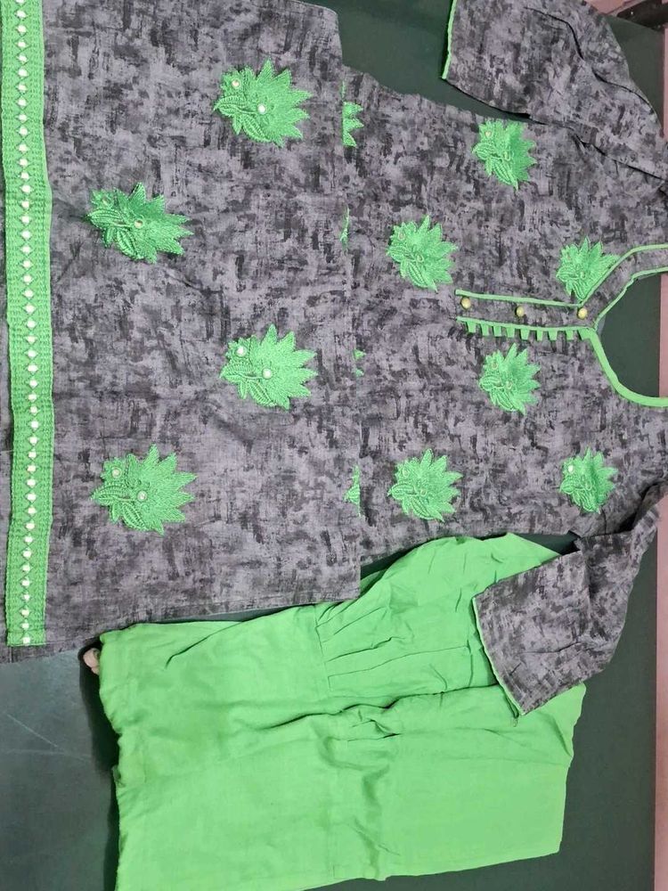 Pure Cotton Chudhidar in Grey with Green Combinati