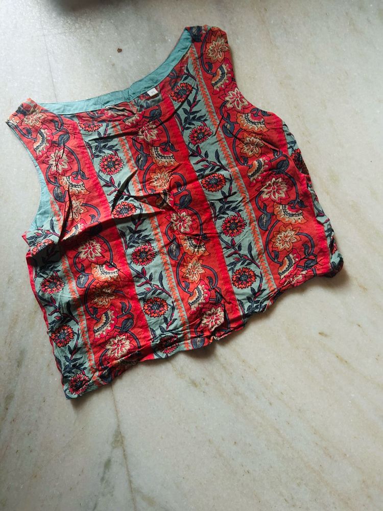 Floral Print Sleeveless Top