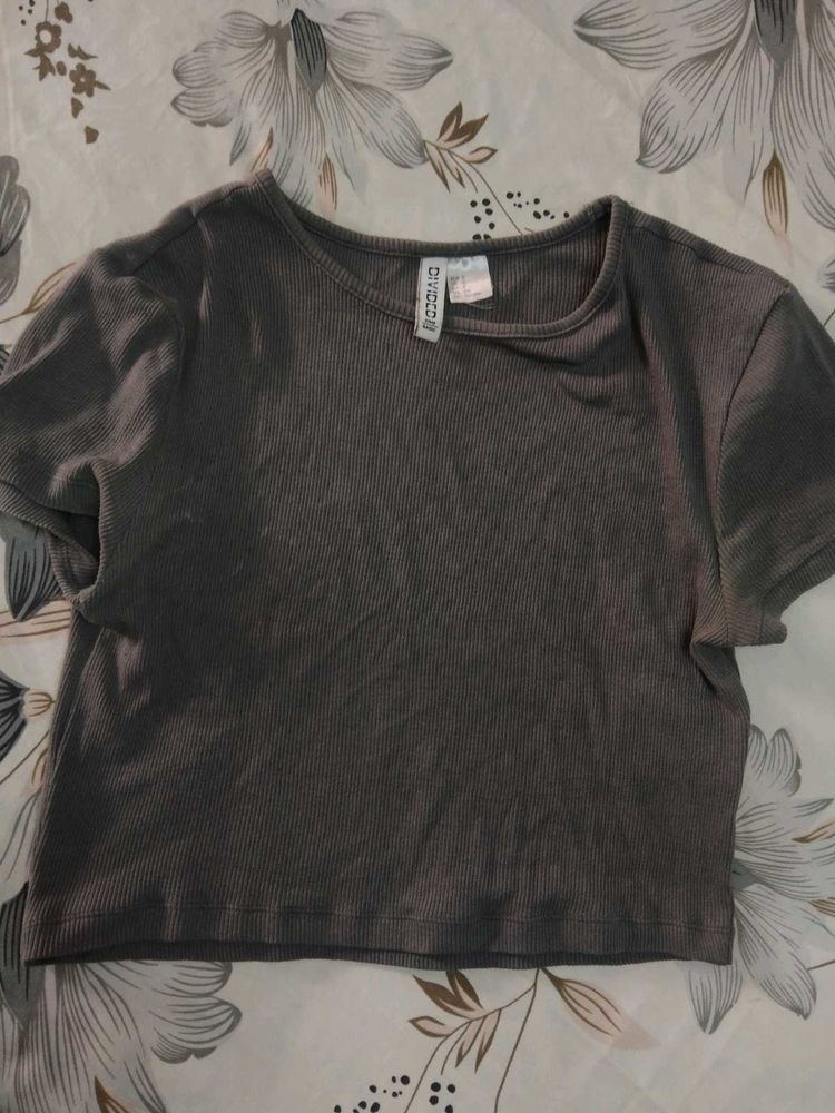 H&amp;M Solid Ribbed Tshirt