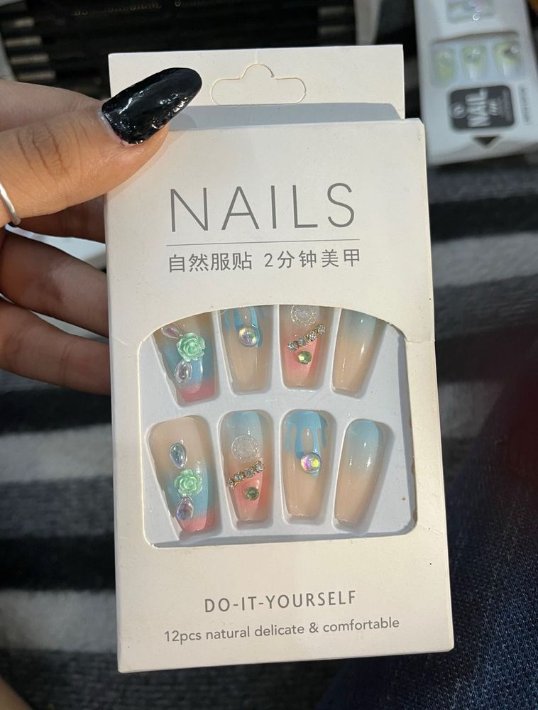 DIY Press On Nails - Floral Design