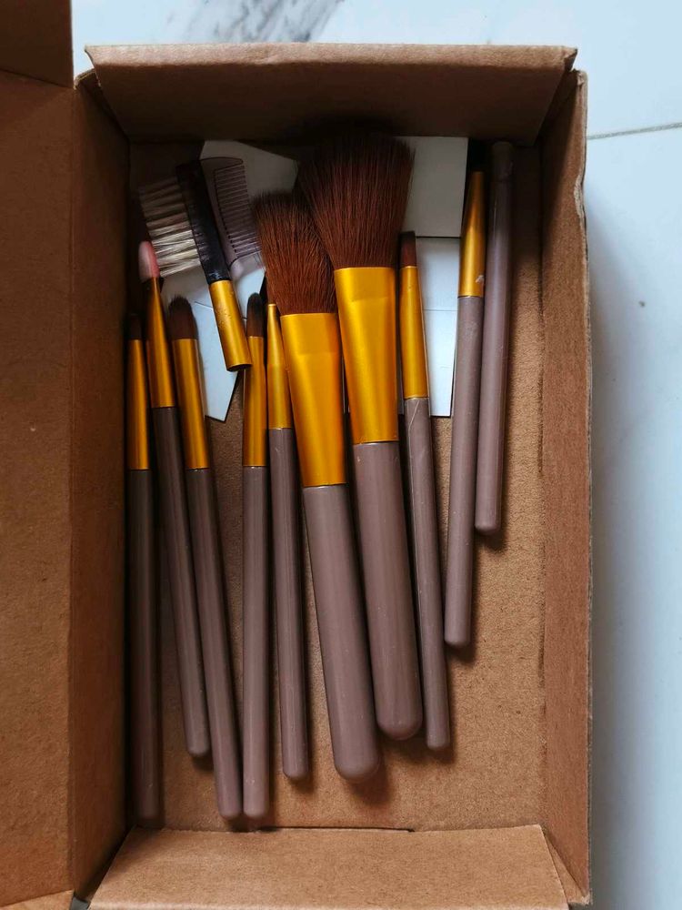 Makeup Brush And Comb