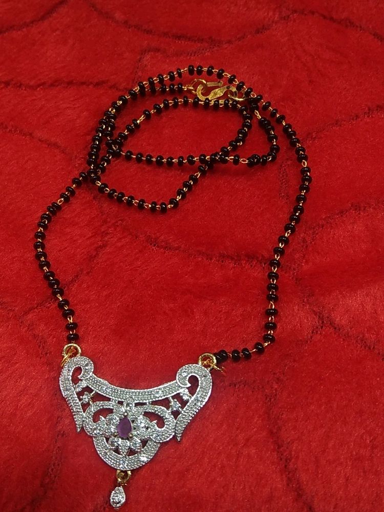 Small Simple Mangalsutra Locket