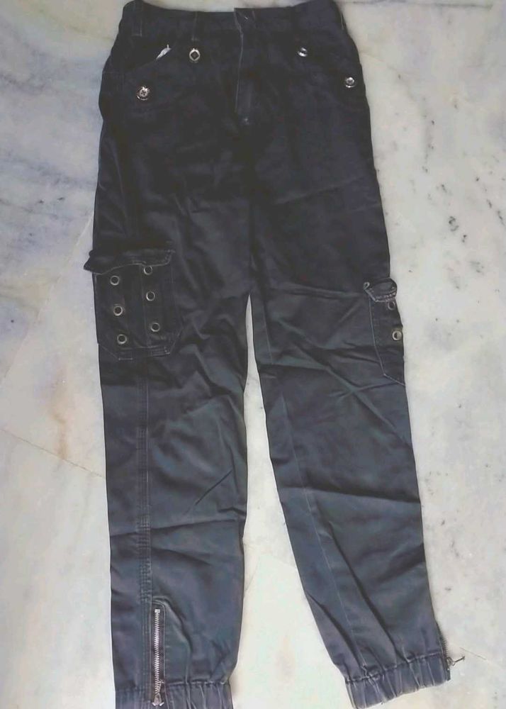 The Mens Trending Cargo Jeans