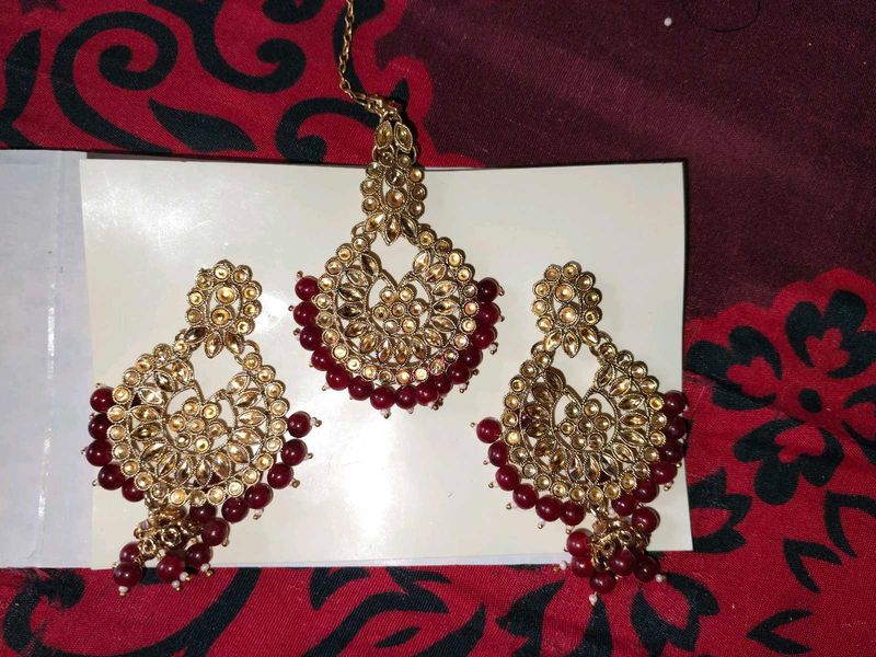 earrings with mangtika red