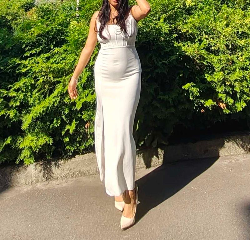 Elegant White Maxi Dress